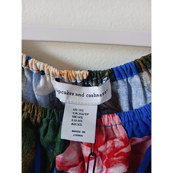 Cupcakes and Cashmere Floral Linen Blend Crop Top Puff Sleeve Blue Size XS NWT - Picture 3 of 7